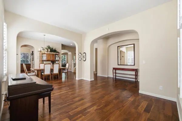 3242 Everglade AVE, Clovis, CA 93619