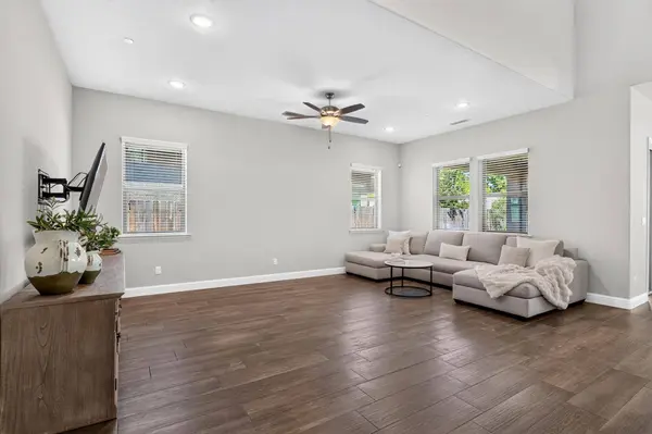 11315 N Via San Toma DR, Fresno, CA 93730