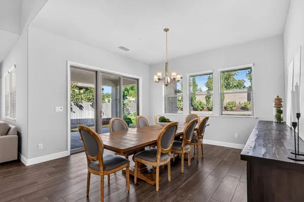 11315 N Via San Toma DR, Fresno, CA 93730