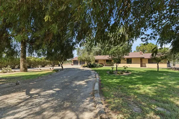 16528 14th AVE, Hanford, CA 93230