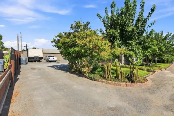 10840 Cedar ST, Armona, CA 93202