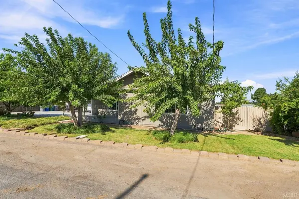 10840 Cedar ST, Armona, CA 93202