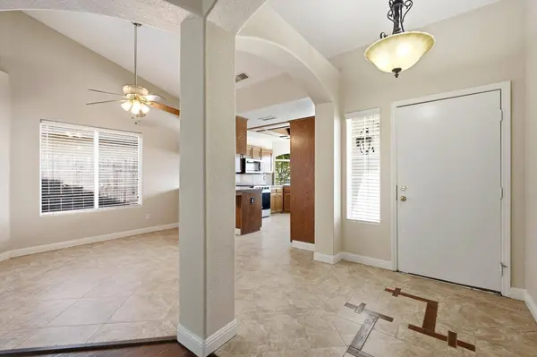 8535 N Jackson AVE, Fresno, CA 93720