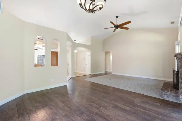 8535 N Jackson AVE, Fresno, CA 93720