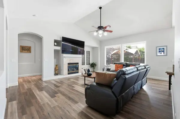 3112 Everglade AVE, Clovis, CA 93619