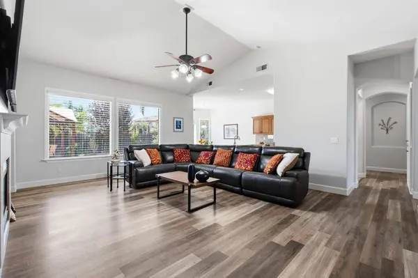3112 Everglade AVE, Clovis, CA 93619