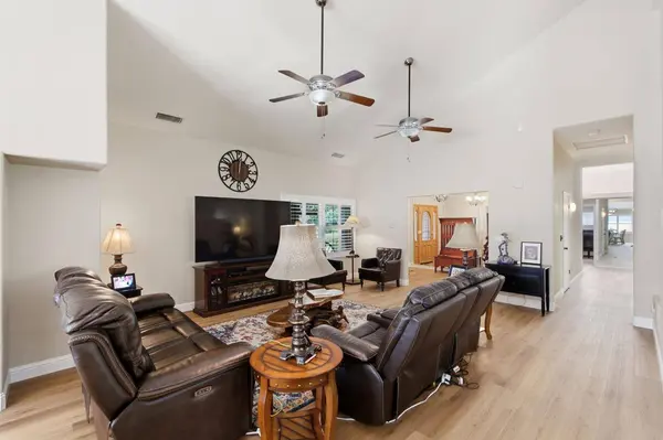 2843 Carolina AVE, Clovis, CA 93611