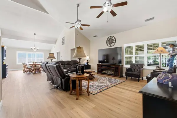 2843 Carolina AVE, Clovis, CA 93611