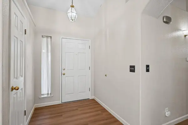 5438 N State ST, Fresno, CA 93722