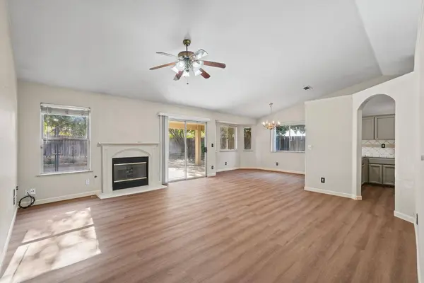 5438 N State ST, Fresno, CA 93722