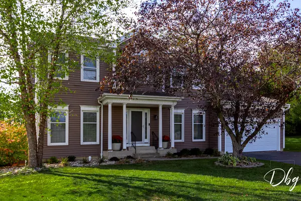 105 Wildflower Ln, Round Lake, IL 60073-4933