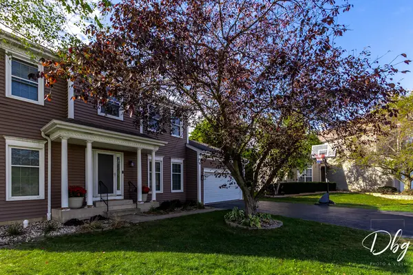 105 Wildflower Ln, Round Lake, IL 60073-4933