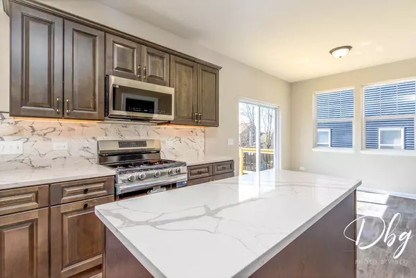 2174 N Orchard LN, Round Lake Beach, IL 60073