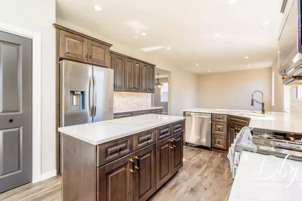 2174 N Orchard LN, Round Lake Beach, IL 60073