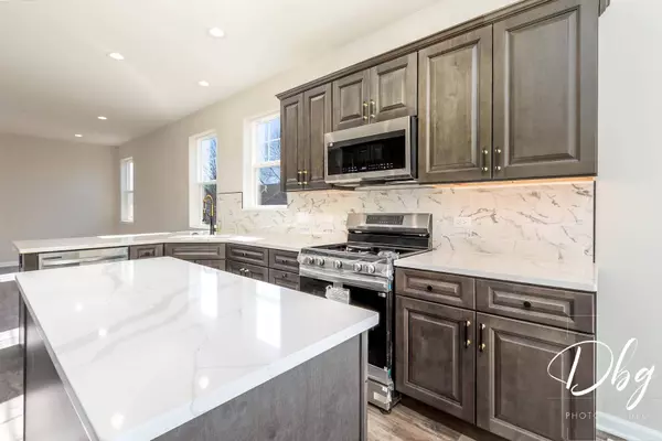 2174 N Orchard LN, Round Lake Beach, IL 60073