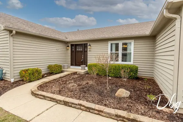 281 E Old Mill TRL, Antioch, IL 60002
