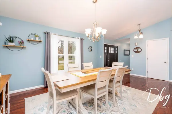 281 E Old Mill TRL, Antioch, IL 60002
