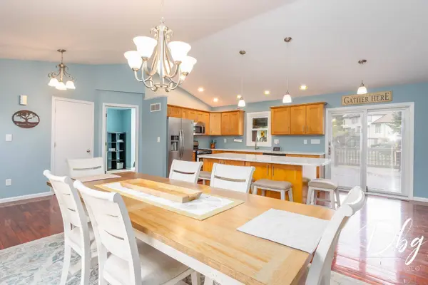 281 E Old Mill TRL, Antioch, IL 60002