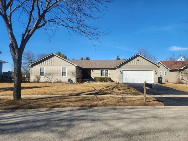 281 E Old Mill TRL, Antioch, IL 60002