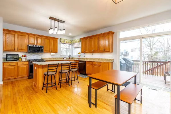 748 N Overlook TRL, Round Lake, IL 60073