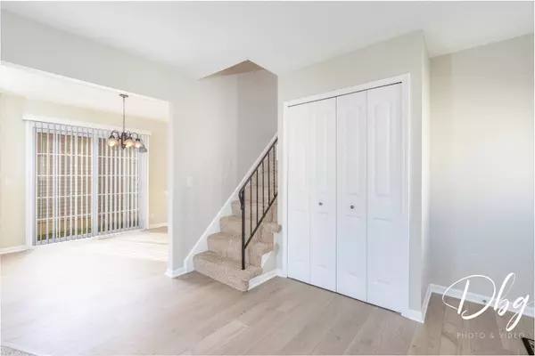 608 W Pheasant CT, Round Lake Beach, IL 60073