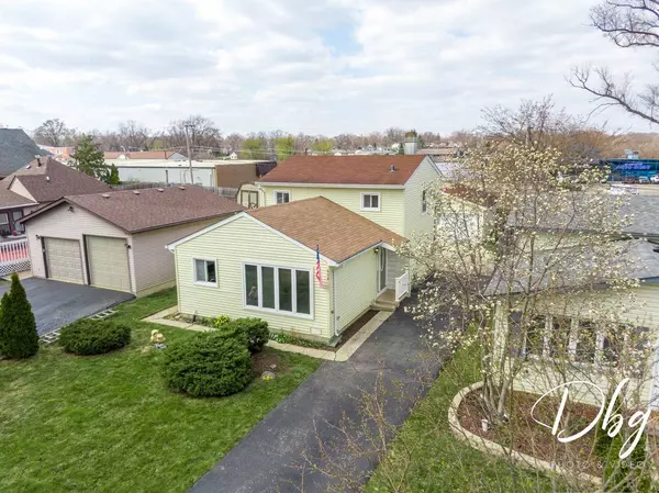 608 W Pheasant CT, Round Lake Beach, IL 60073