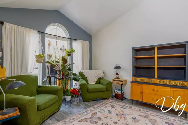 254 Spring Valley WAY, Round Lake, IL 60073