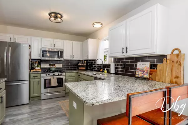 254 Spring Valley WAY, Round Lake, IL 60073