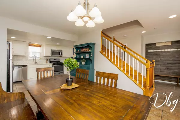 319 E SHOREWOOD DR, Round Lake Beach, IL 60073