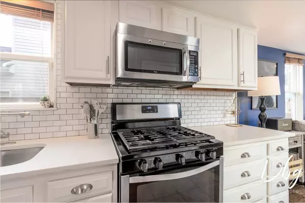 319 E SHOREWOOD DR, Round Lake Beach, IL 60073