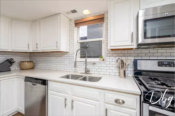 319 E SHOREWOOD DR, Round Lake Beach, IL 60073