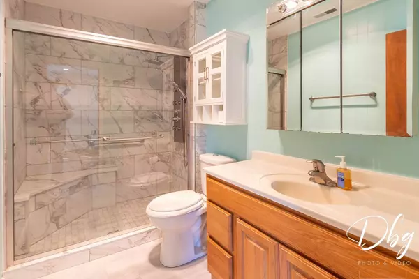 1503 Evergreen ST, Holiday Hills, IL 60051