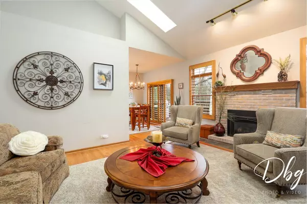 786 Woodland DR, Antioch, IL 60002