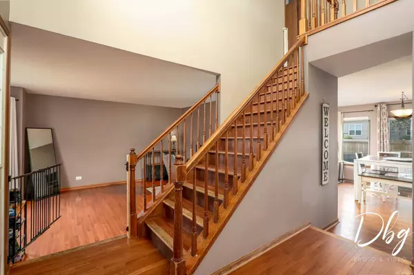 2426 N Old Pond LN, Round Lake Beach, IL 60073