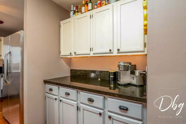 2426 N Old Pond LN, Round Lake Beach, IL 60073