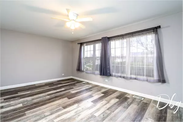 2272 IROQUOIS LN, Round Lake Heights, IL 60073