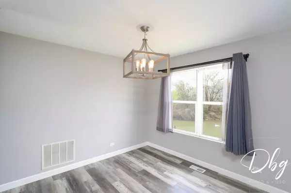 2272 IROQUOIS LN, Round Lake Heights, IL 60073