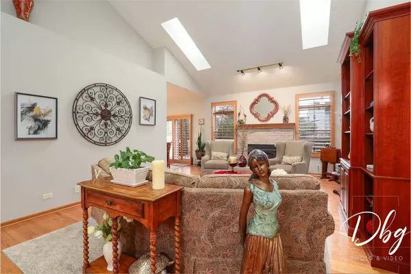 786 Woodland DR, Antioch, IL 60002