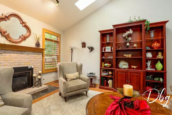 786 Woodland DR, Antioch, IL 60002