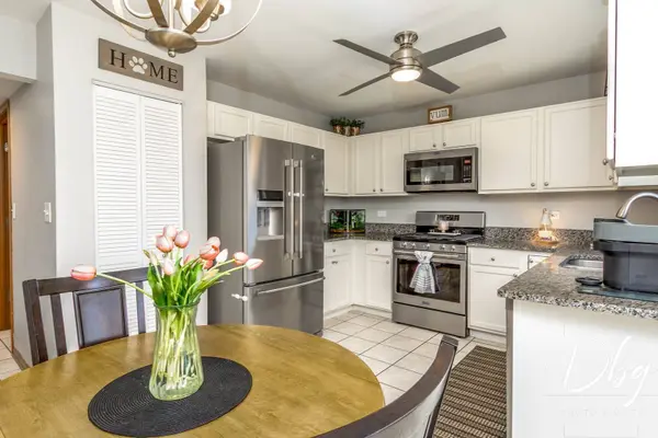 2235 Woodoak DR, Round Lake Beach, IL 60073