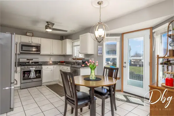 2235 Woodoak DR, Round Lake Beach, IL 60073