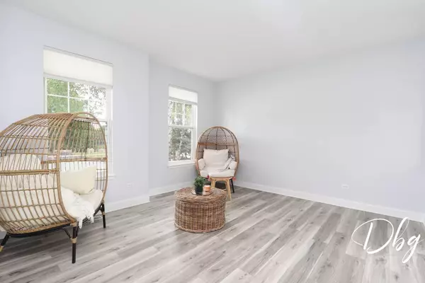 1943 Lily LN, Round Lake, IL 60073