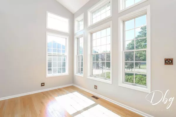 582 Aspen WAY, Antioch, IL 60002