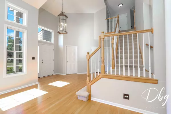 582 Aspen WAY, Antioch, IL 60002