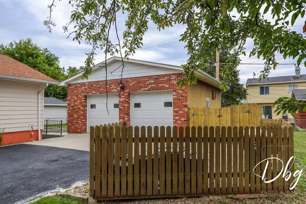 1323 Beverly DR, Round Lake Beach, IL 60073