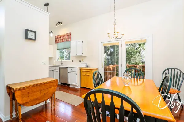 81 W Dahlia LN, Round Lake Beach, IL 60073