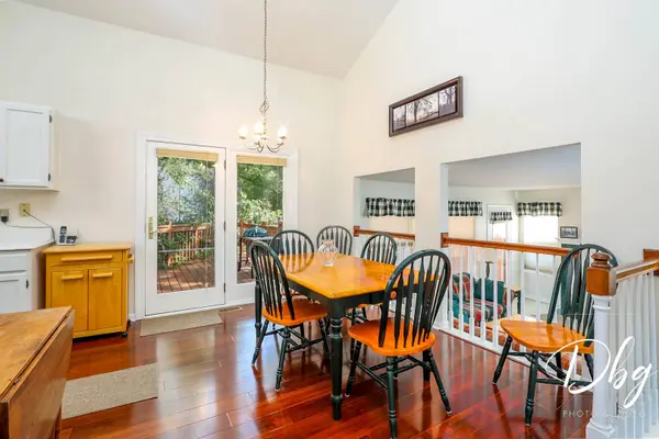 81 W Dahlia LN, Round Lake Beach, IL 60073