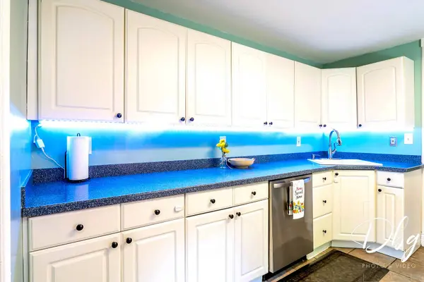 37905 N Loyola AVE, Beach Park, IL 60087