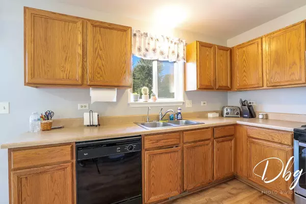 2380 N Salem LN, Round Lake Beach, IL 60073