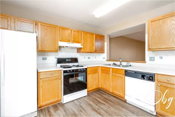 31 S TREEHOUSE LN #31, Round Lake, IL 60073